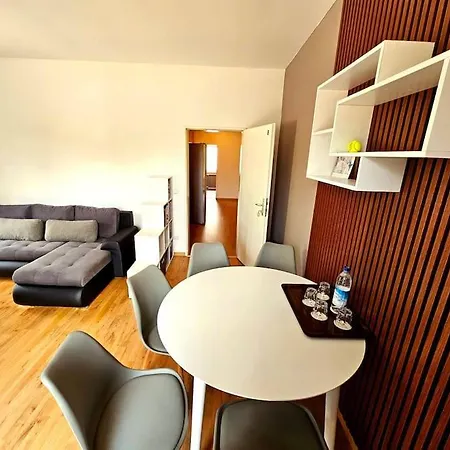 Apartament 7-10 *