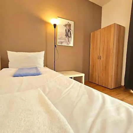 Apartament 7-10 *